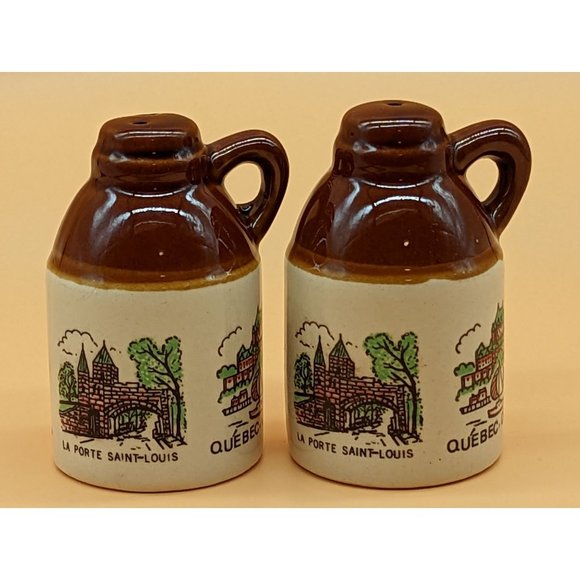 Vintage Salt and Pepper Shaker Jugs Souvenir La Porte Saint-Louis, Quebec - Picture 9 of 10